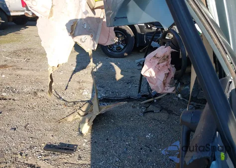 2010 Honda Cr-V Lx z USA, uszkodzony, nr VIN JHLRE4H36AC001915